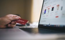 how to spend intelligently during the holidays